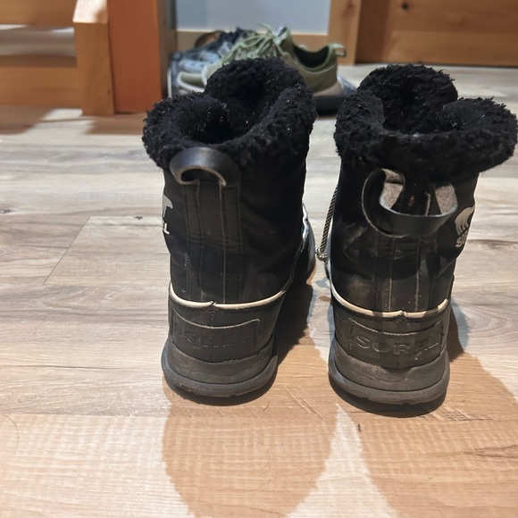 Sorel Winter Booties - Picture 6 of 6